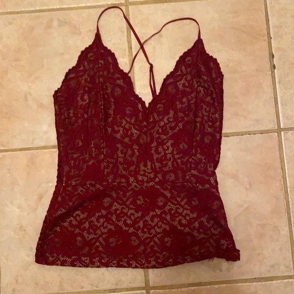 Windsor Tops - V Neck red strap shirt